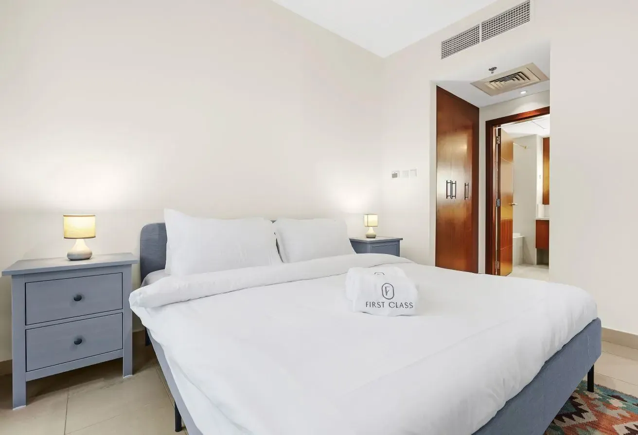Elegant 2BR Apartment | Prime Downtown Dubai