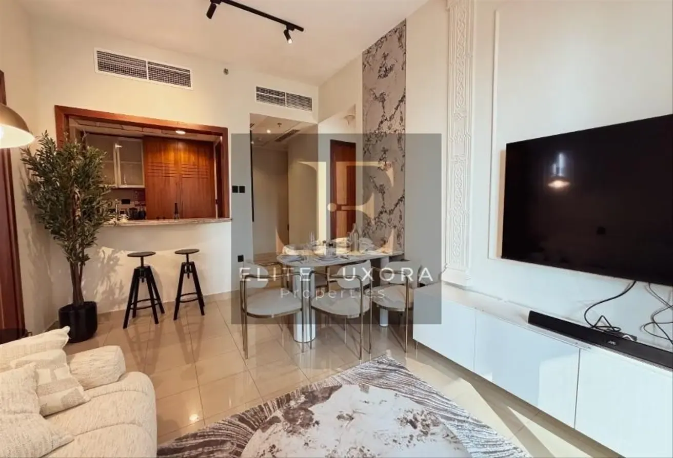 Luxury Living|Pool View|Fully Furnished & Upgraded