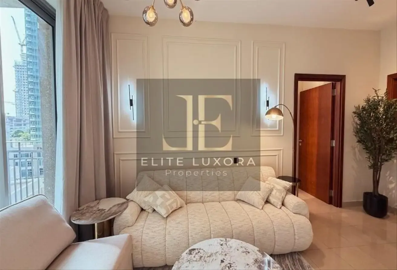 Luxury Living|Pool View|Fully Furnished & Upgraded