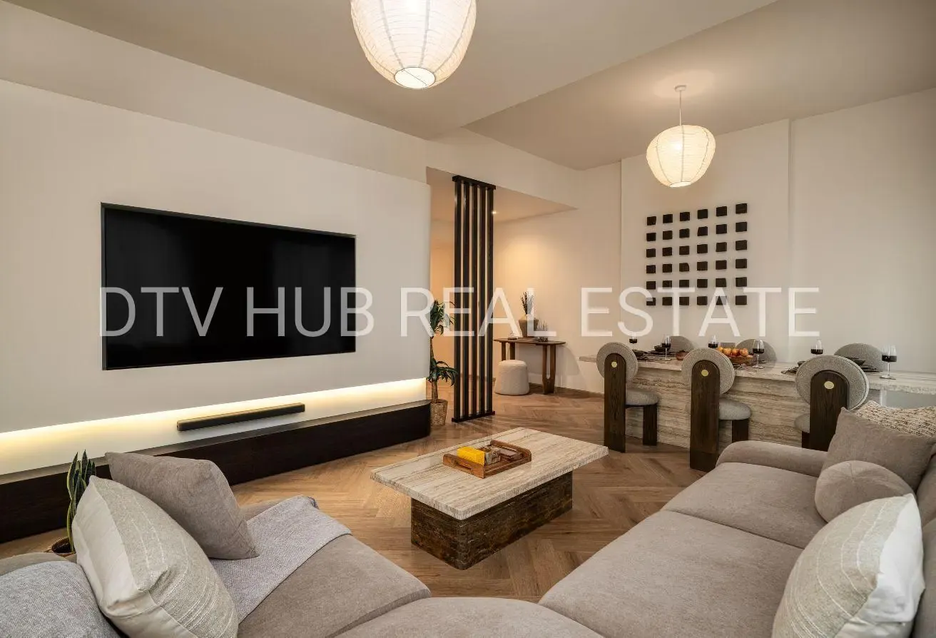 Seraya 52 | Canal View | Private Jacuzzi & Lift