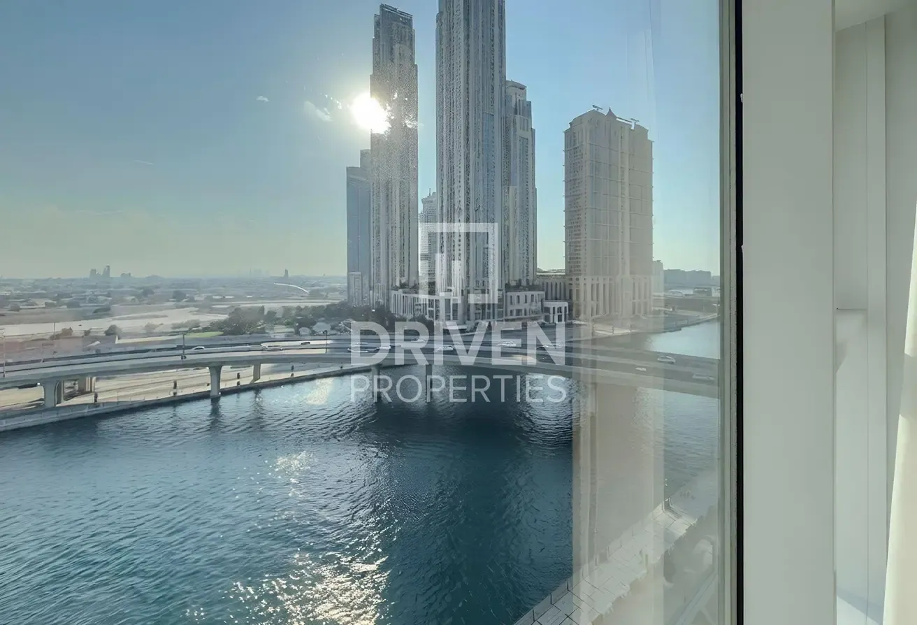 Corner Apt | Private Elevator | Canal View