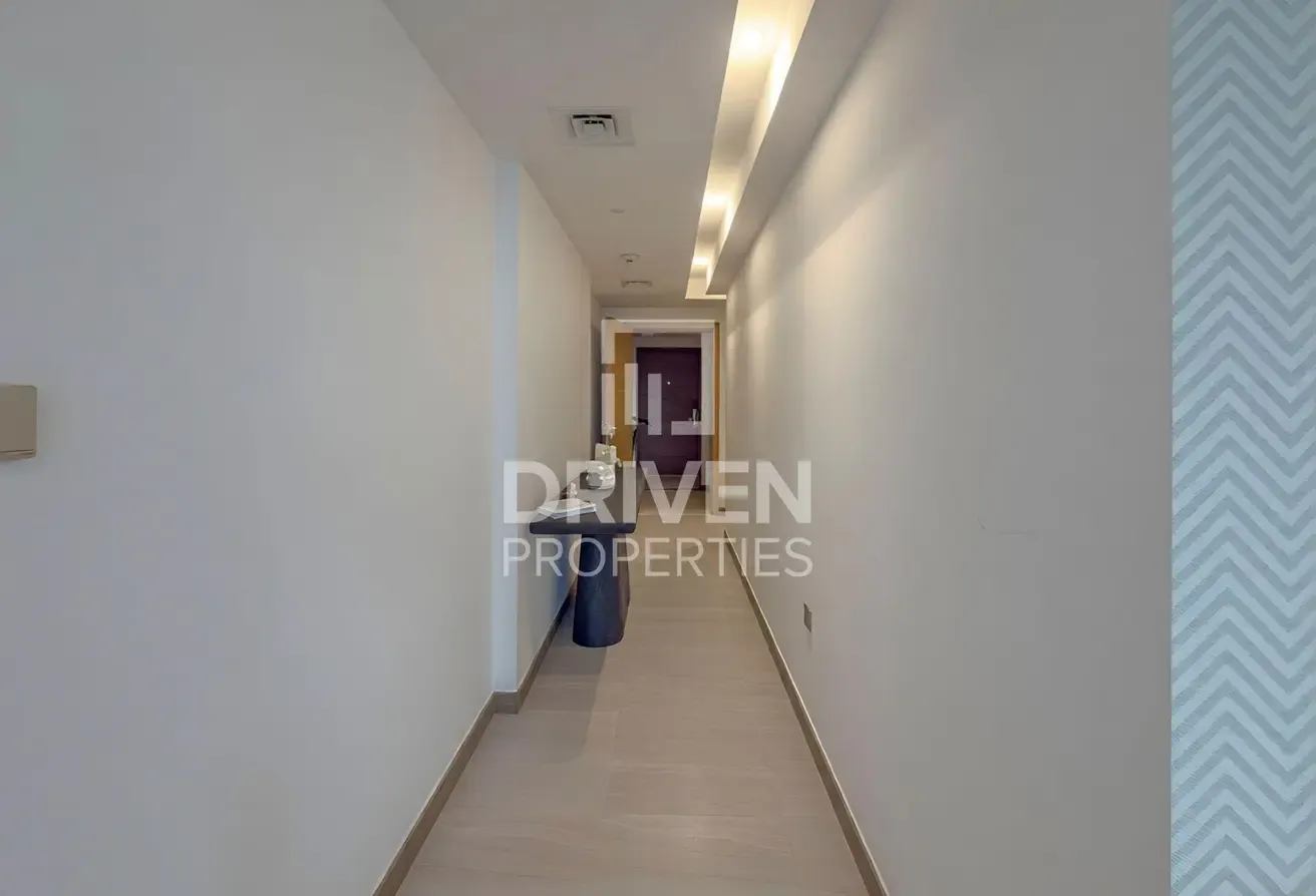 Corner Apt | Private Elevator | Canal View