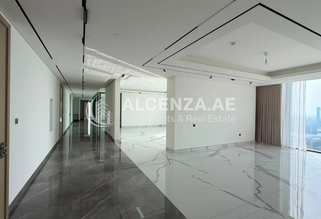 PANORAMIC VIEWS | HIGH FLOOR | LUXURY LIVING