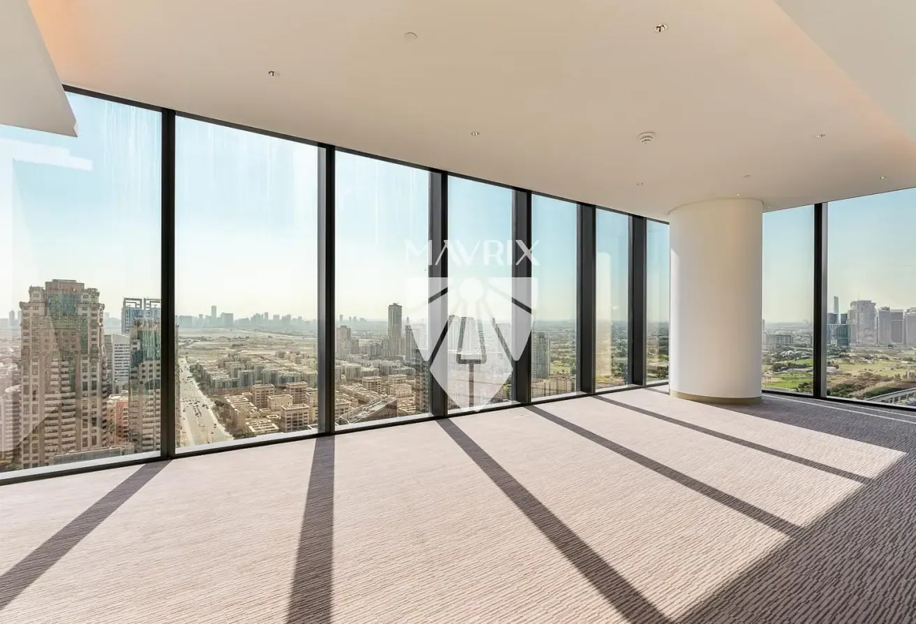 High Floor | Luxurious 4B | Prime Location