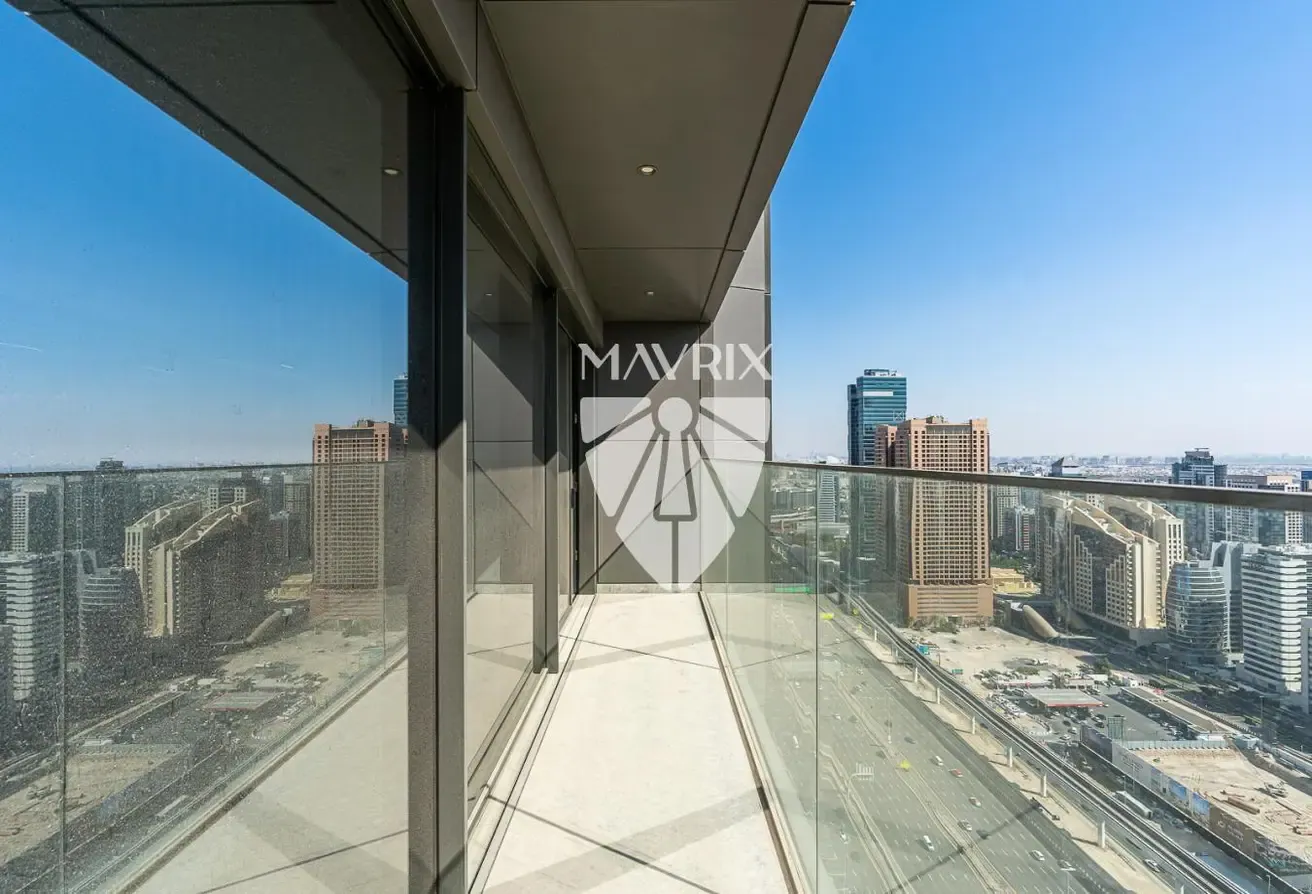 High Floor | Luxurious 4B | Prime Location