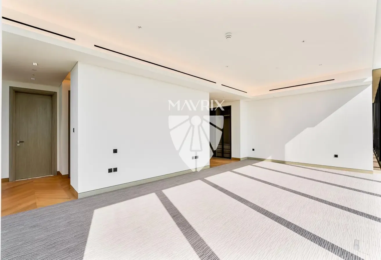 High Floor | Luxurious 4B | Prime Location