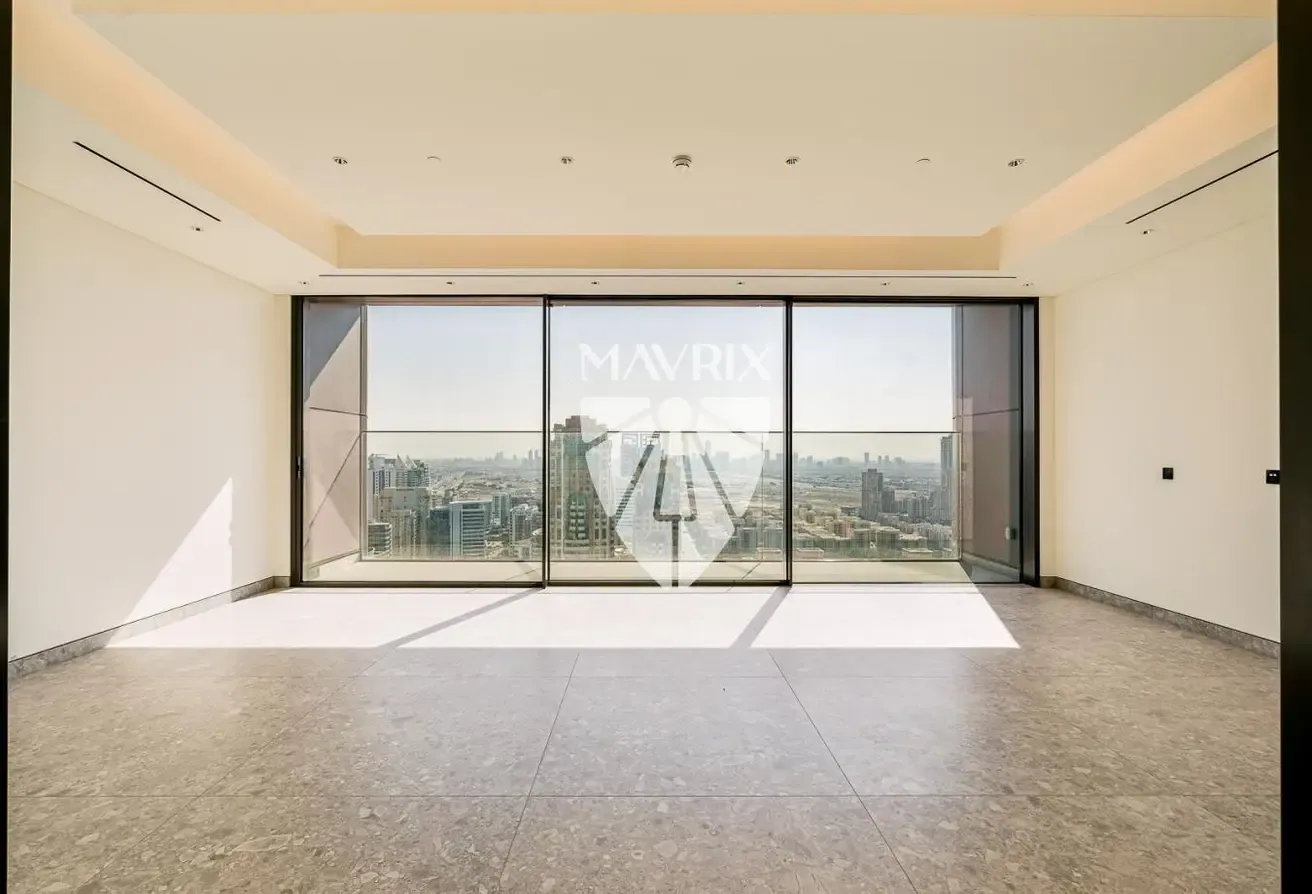 High Floor | Luxurious 4B | Prime Location