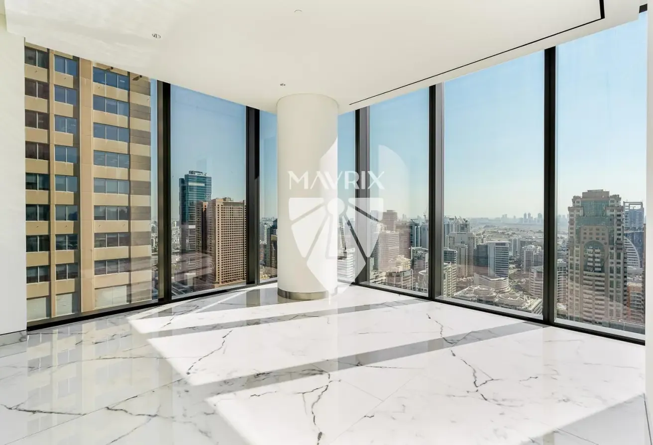 High Floor | Luxurious 4B | Prime Location
