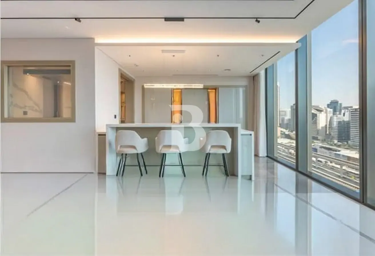 HIGH FLOOR I FURNISHED I READY TO MOVE