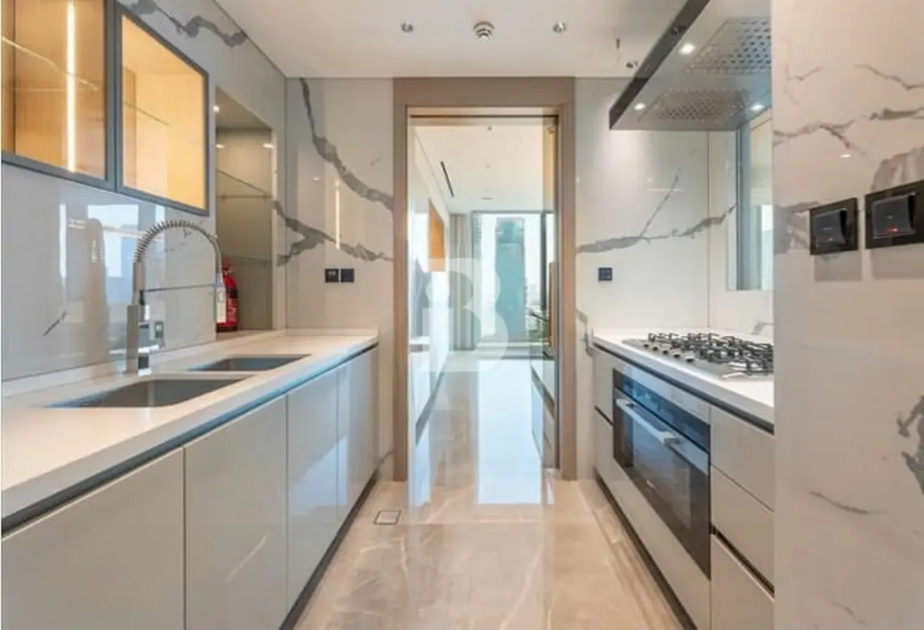 HIGH FLOOR I FURNISHED I READY TO MOVE