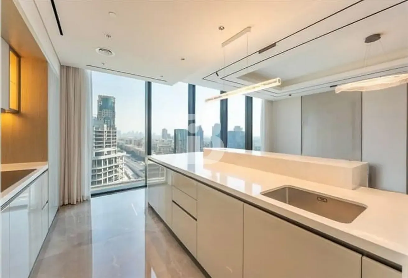 HIGH FLOOR I FURNISHED I READY TO MOVE
