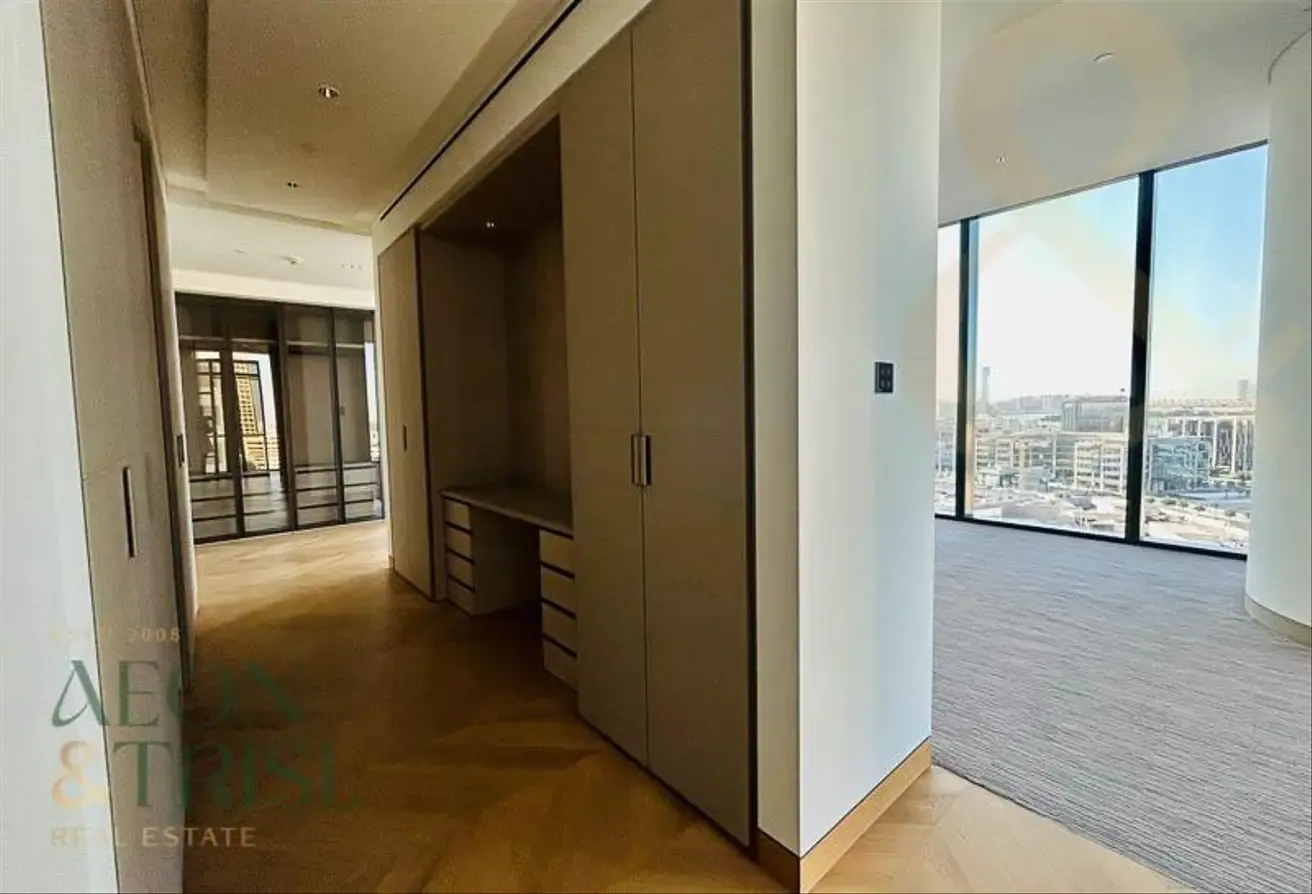 Ultra Luxury 4BR | Panoramic Skyline and SZR Views