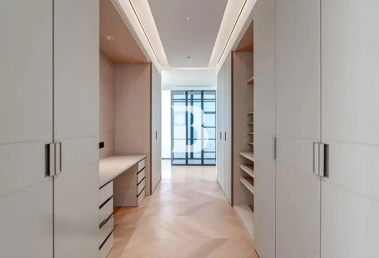 HIGHEST FLOOR I VACANT I MOTIVATED OWNER