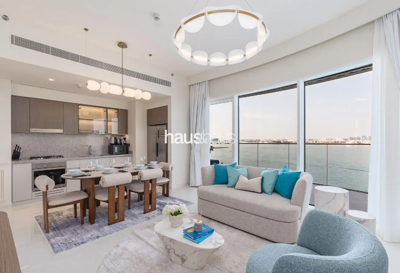 Luxurious 2BR | Breathtaking Sea and Beach View