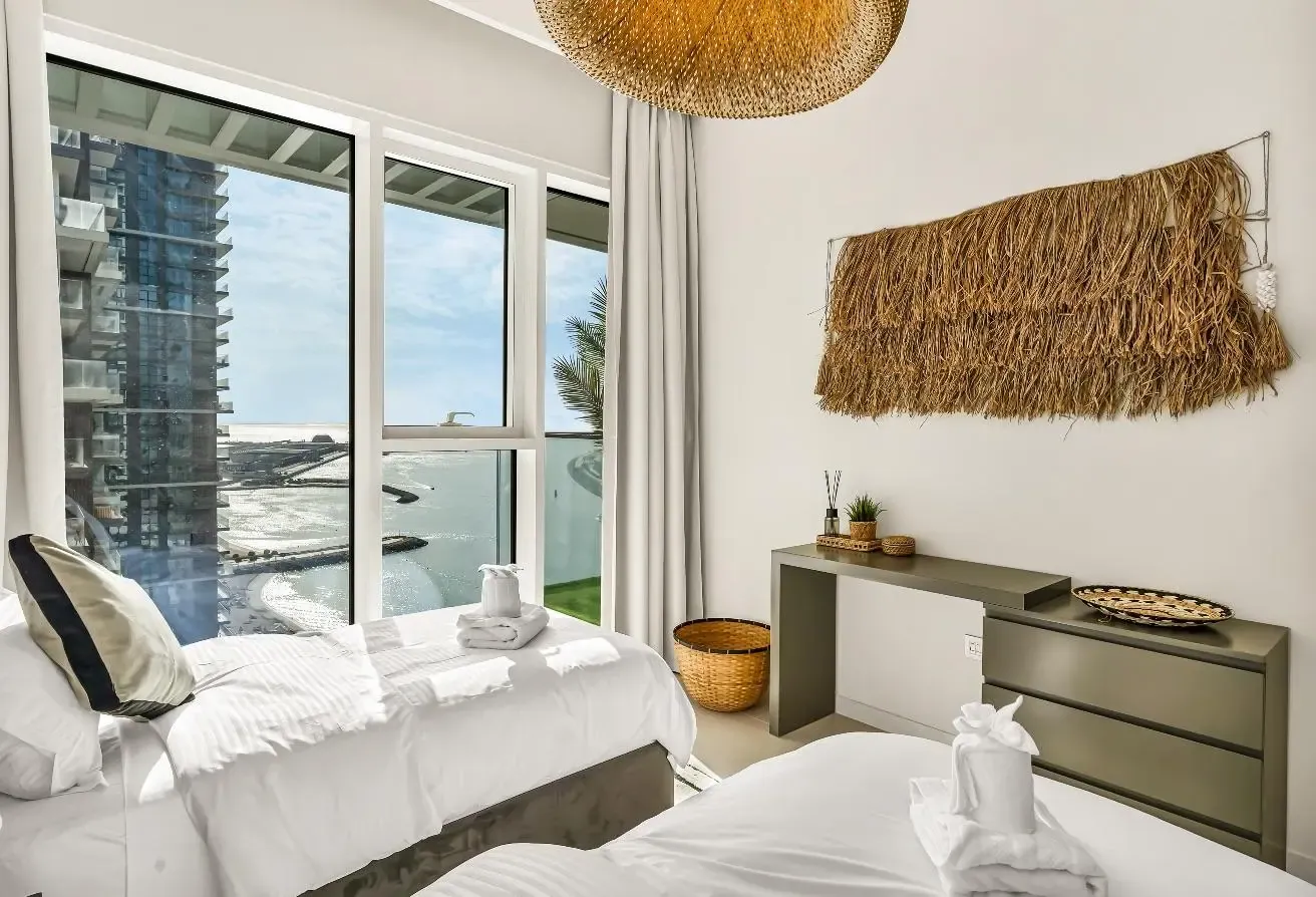 Luxury 2 Bed | Private Beach Access | All Bills