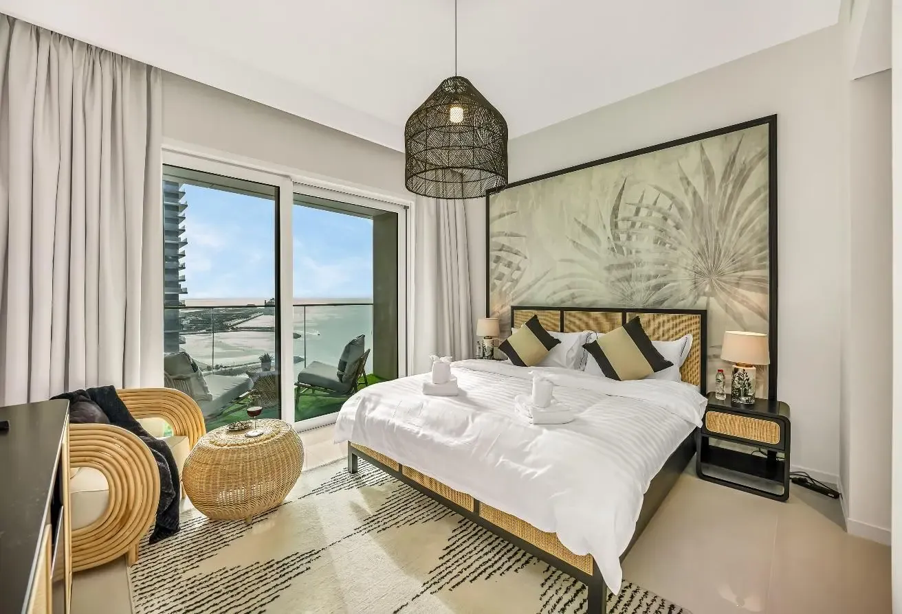 Luxury 2 Bed | Private Beach Access | All Bills