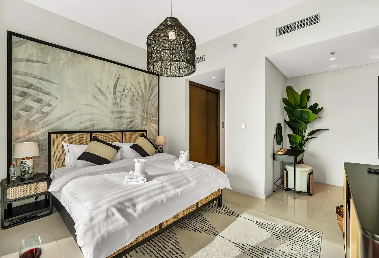 Luxury 2 Bed | Private Beach Access | All Bills