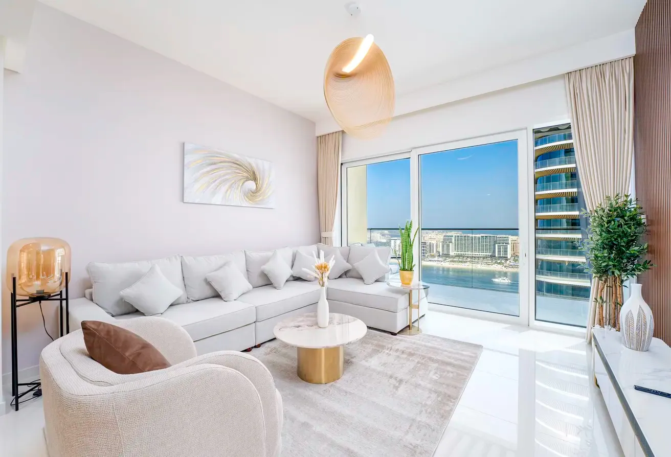 Exclusive Beachfront 2 Bed with Pool & Palm View