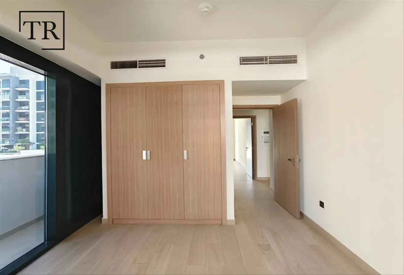 Spacious | Elegant Finishes | Open Views | 06 Chqs