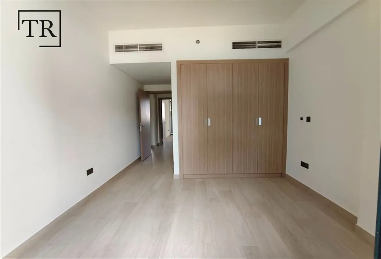 Spacious | Elegant Finishes | Open Views | 06 Chqs