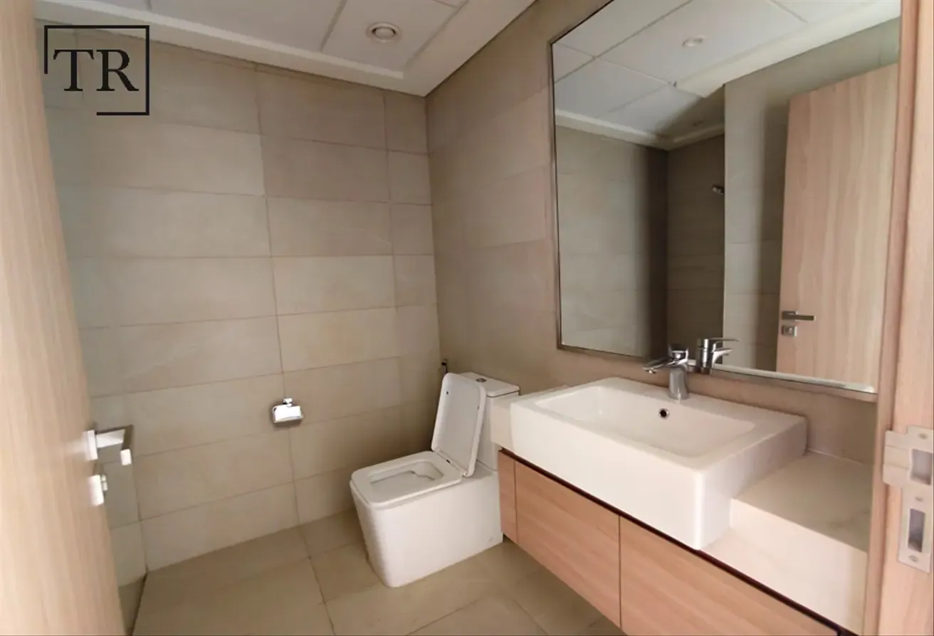 Spacious | Elegant Finishes | Open Views | 06 Chqs