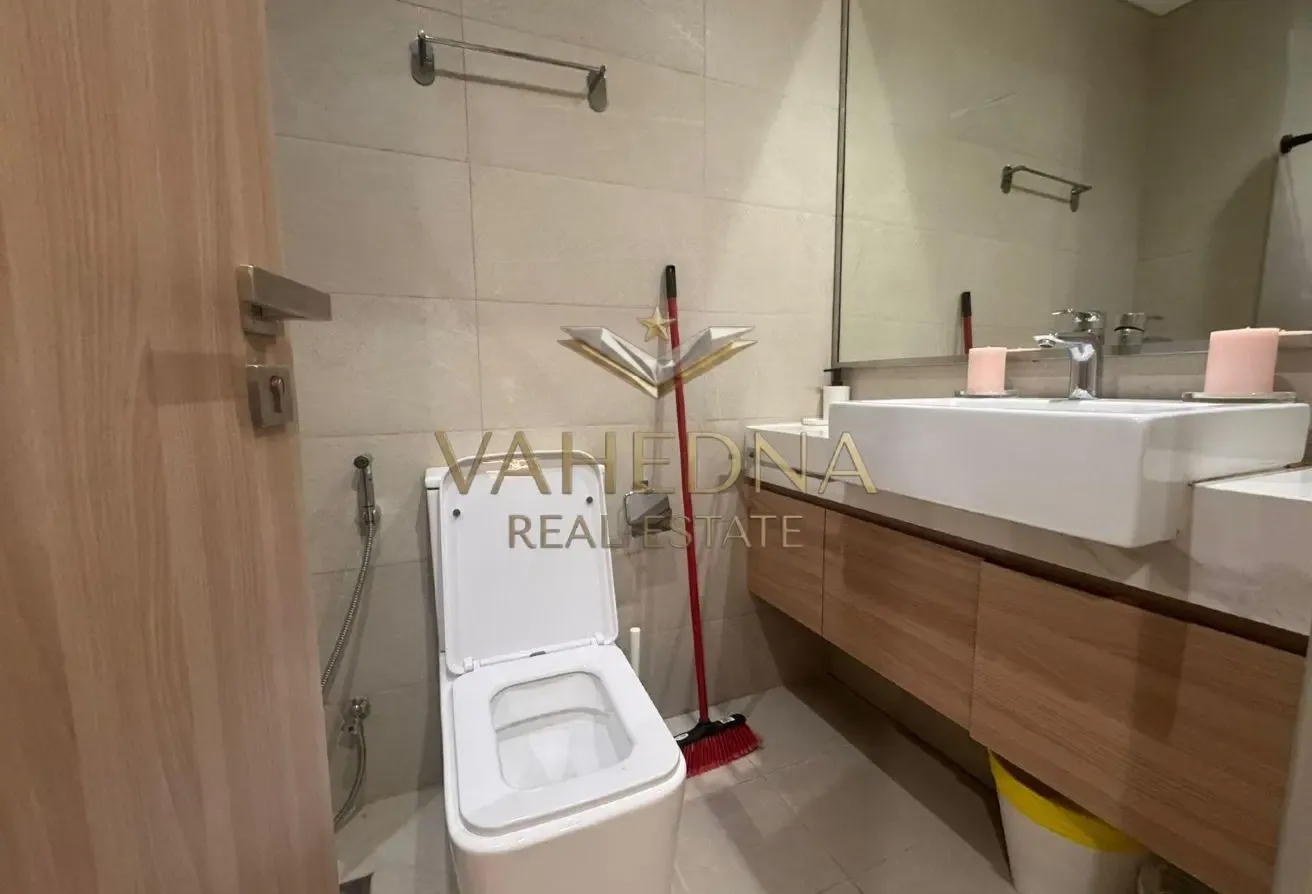 BEST OFFER I Modern Studio | Balcony | Vacant