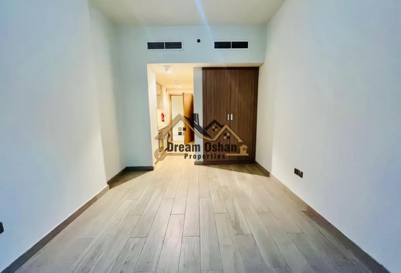 Pool View - High Floor - Multiple Payment - Bright