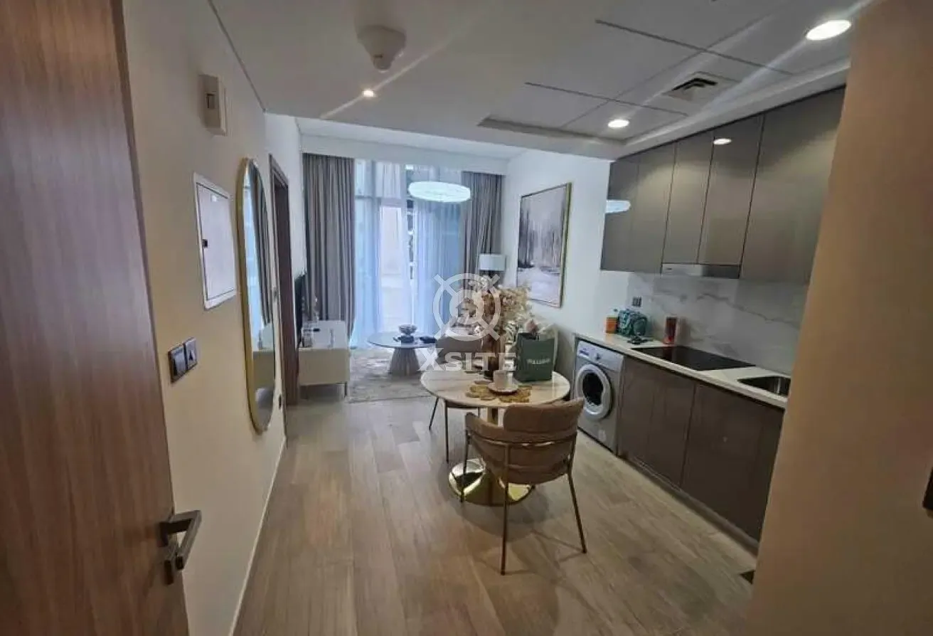 Modern 1 BR | Fully Furnished | Pool View