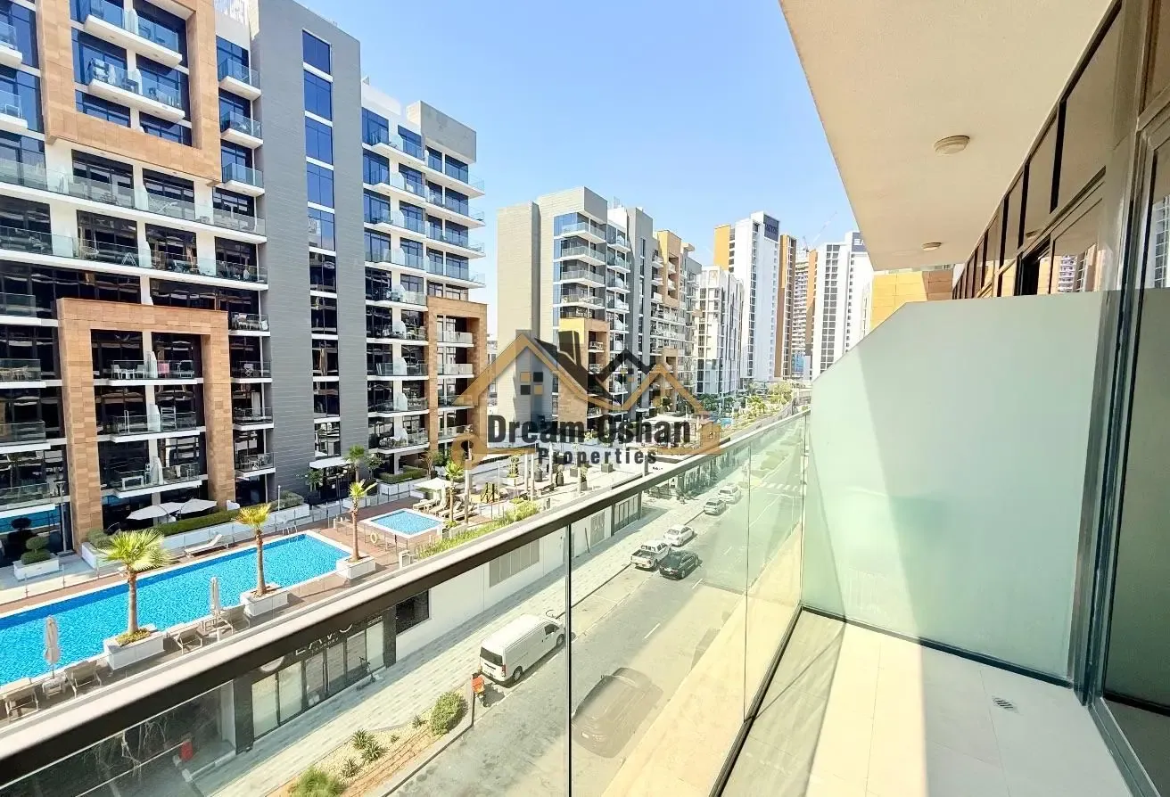 Studio Apartment in Meydan with Landmark View