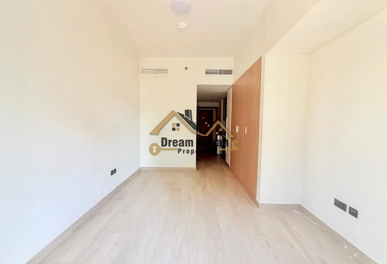 Studio Apartment in Meydan with Landmark View