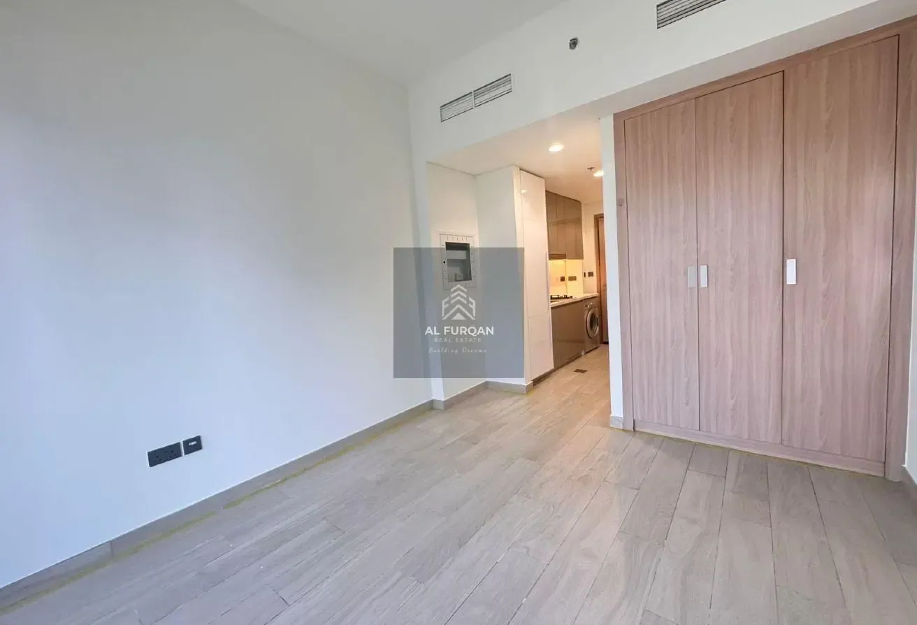 Specious | Multiple Cheques | Ready To Move