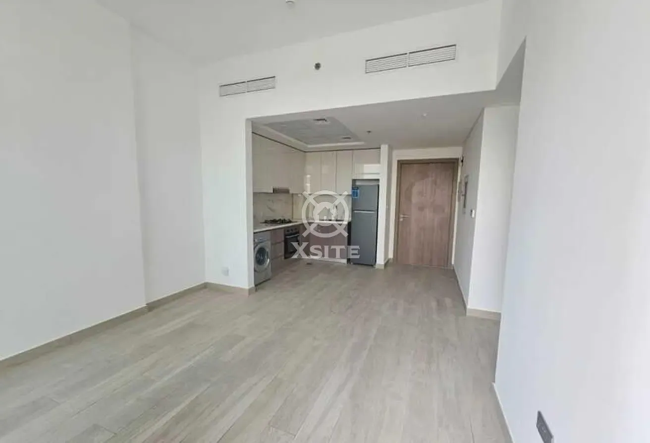 Spacious 1 BR | Unfurnished | Pool View