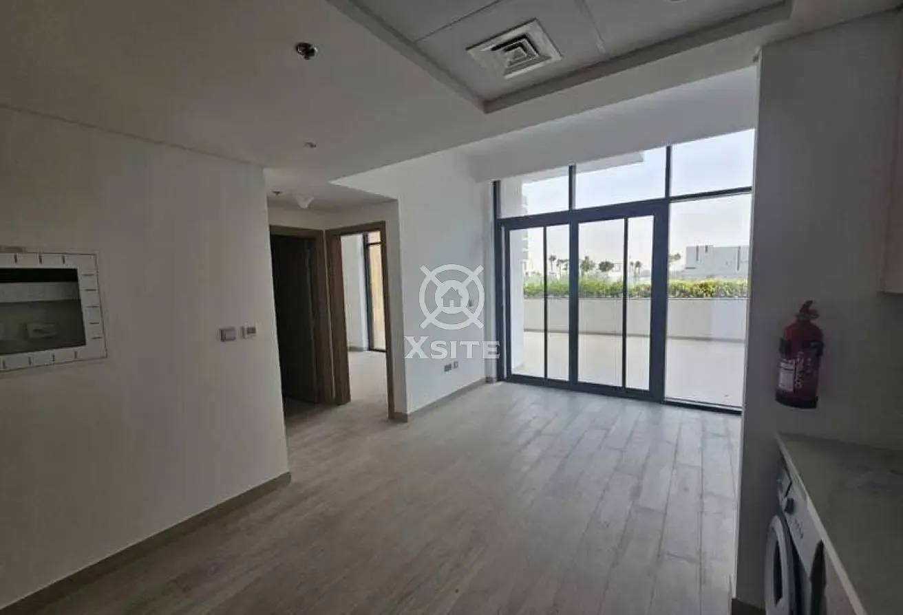 Spacious 1 BR | Unfurnished | Pool View