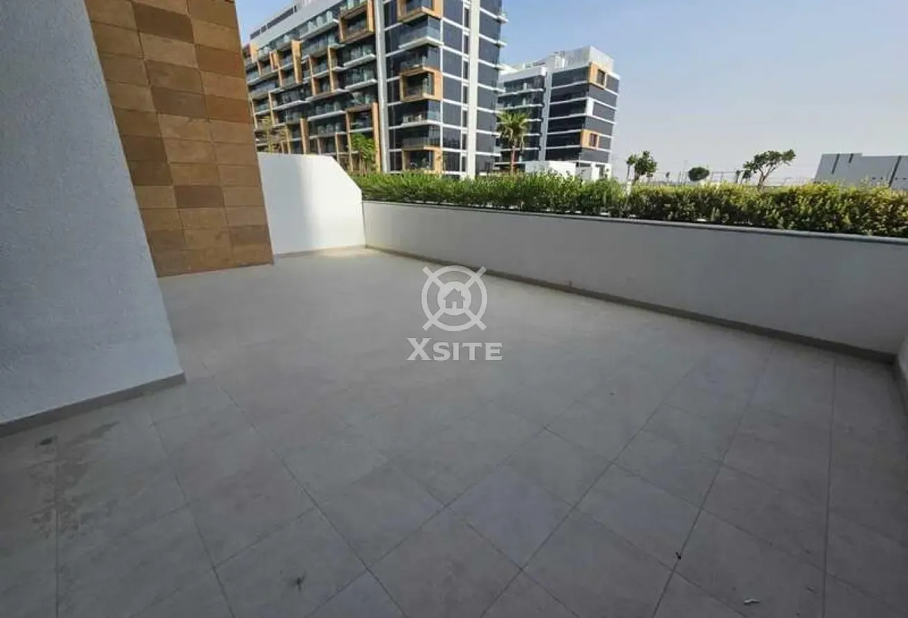 Spacious 1 BR | Unfurnished | Pool View