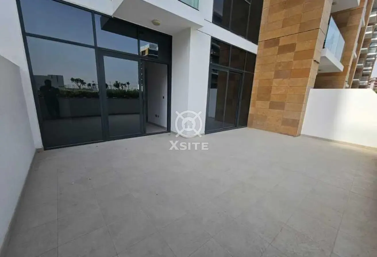 Spacious 1 BR | Unfurnished | Pool View