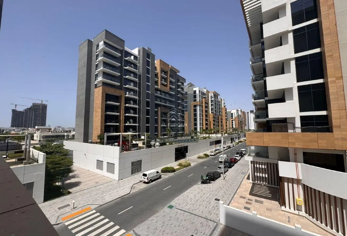 Ready to Move-in | Premium Amenities | Corner Unit