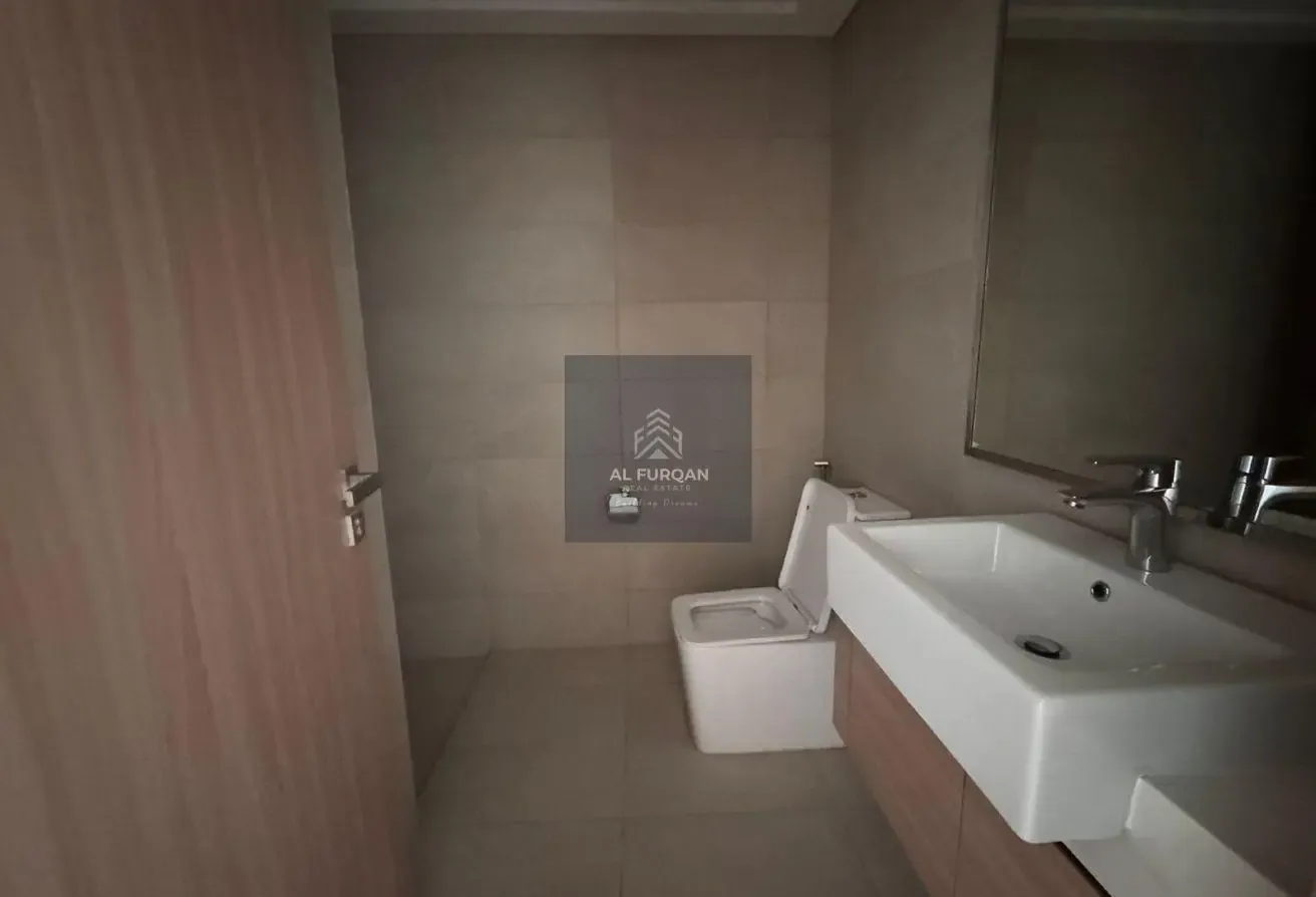 Ready to Move-in | Premium Amenities | Corner Unit