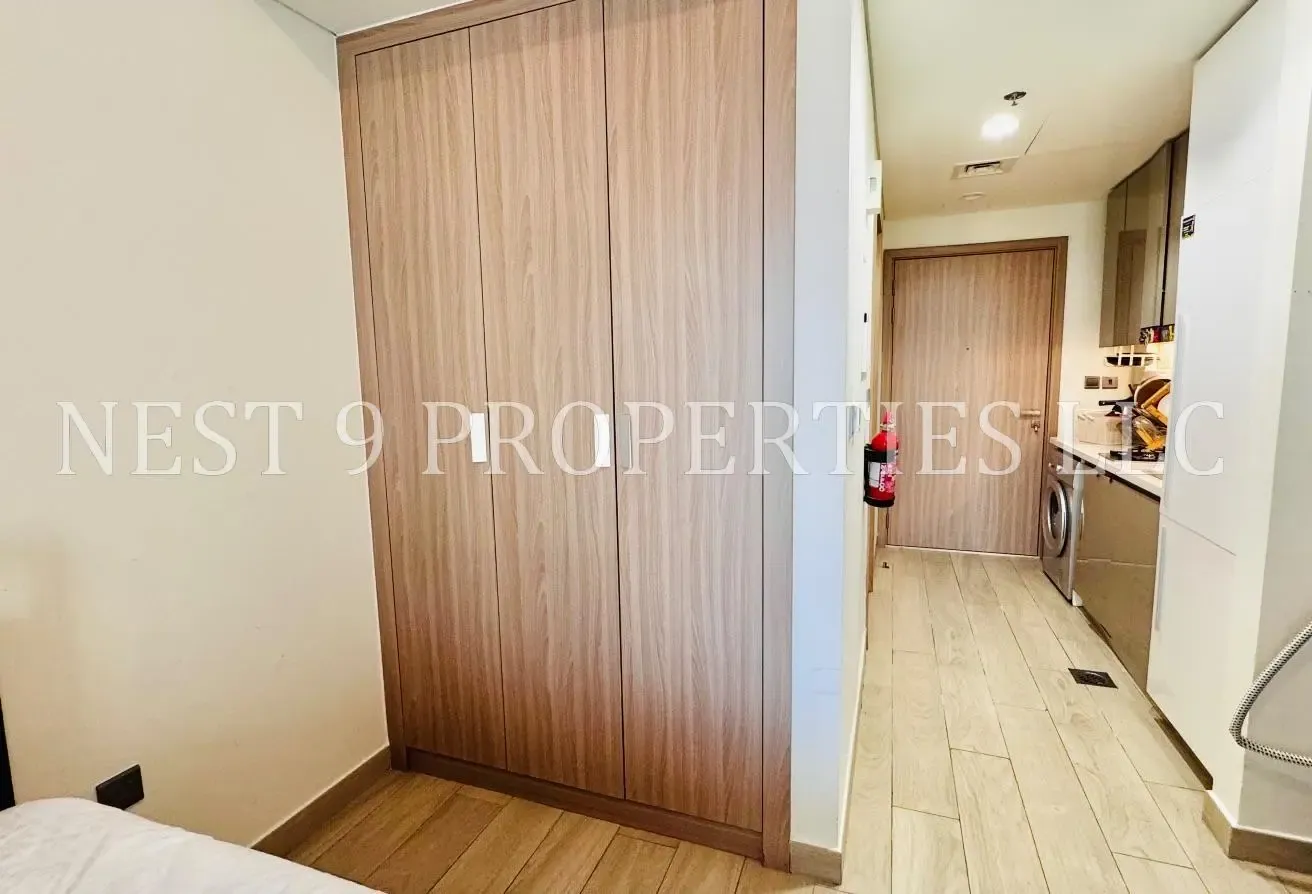 Unfurnished Studio | Fully Fitted Kitchen |