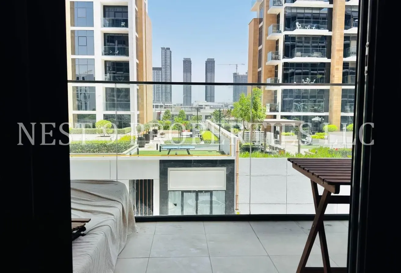 Unfurnished Studio | Fully Fitted Kitchen |