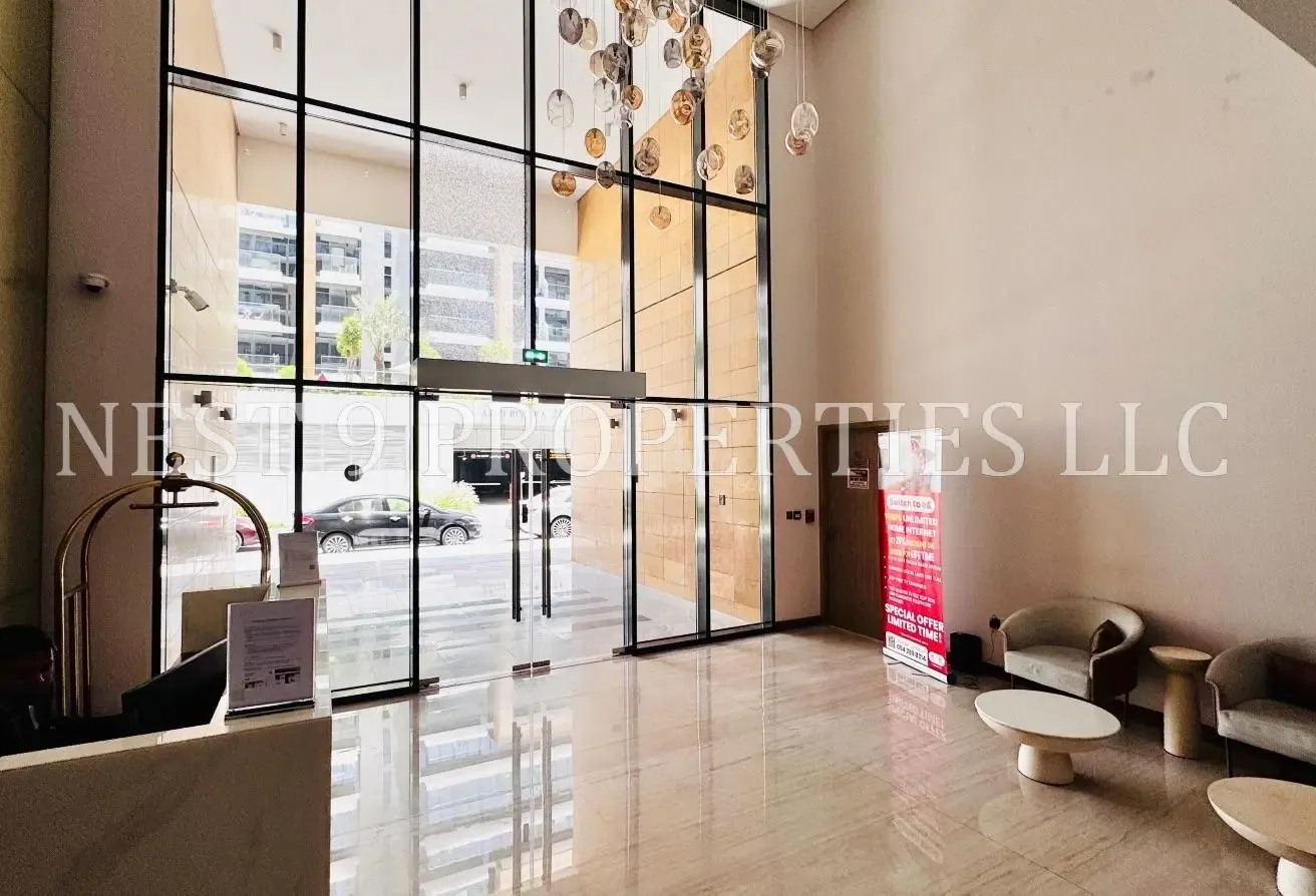 Unfurnished Studio | Fully Fitted Kitchen |
