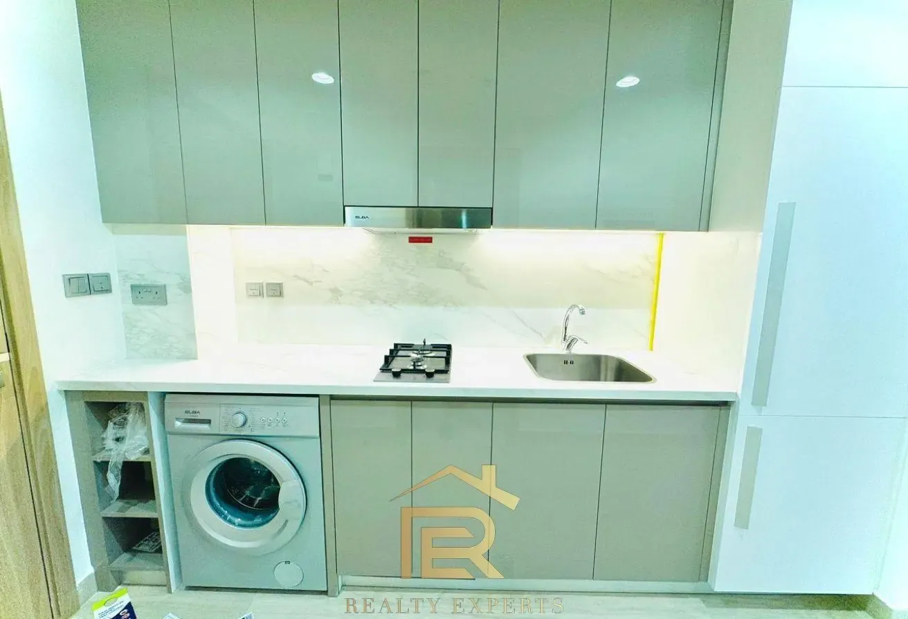 Spacious Studio Apartment with Modern Amenities