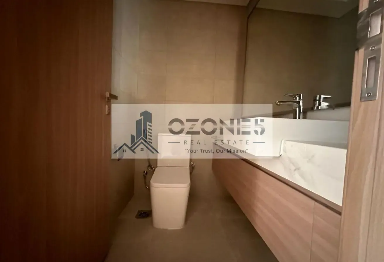 Separate Laundry, Two Bathroom, Chiller Free