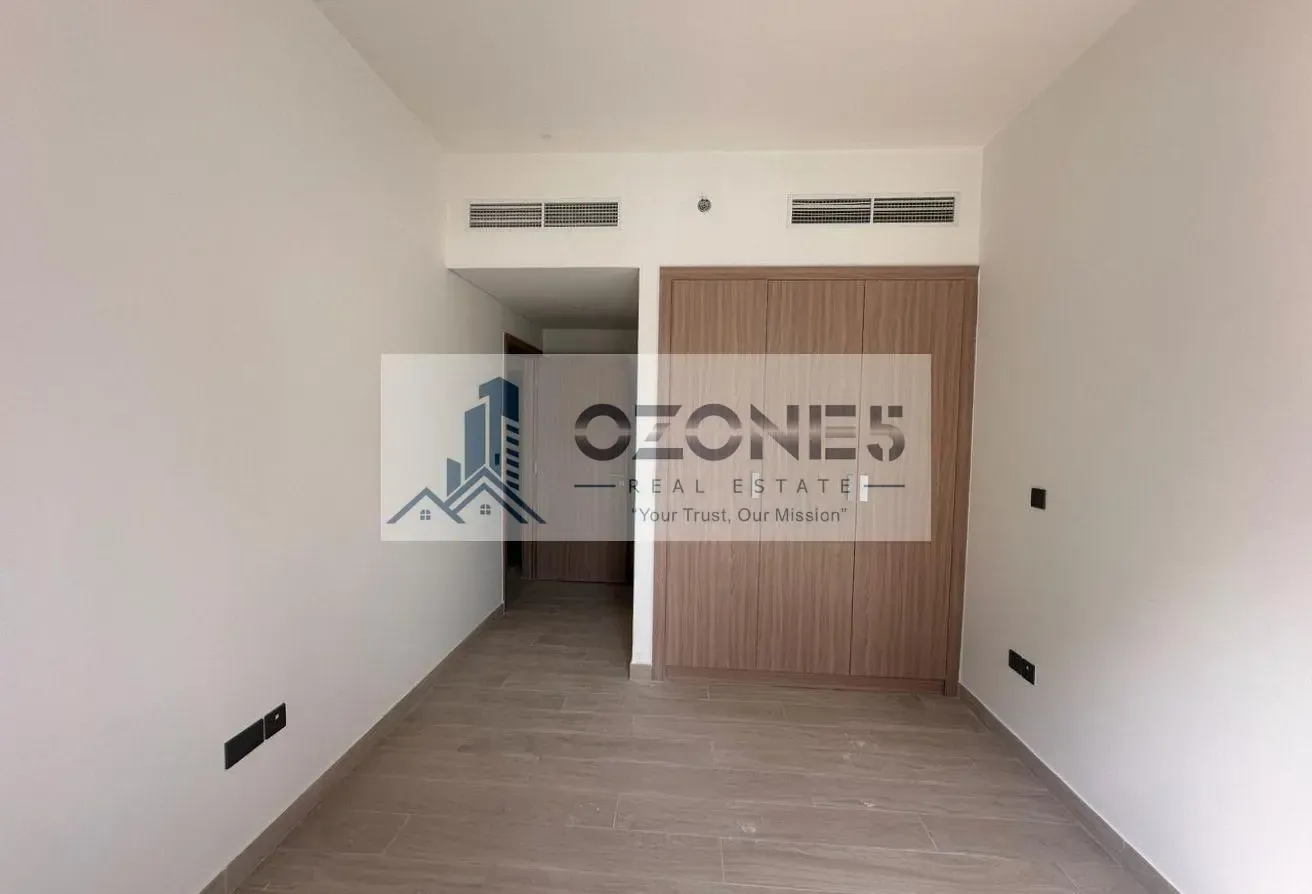 Separate Laundry, Two Bathroom, Chiller Free