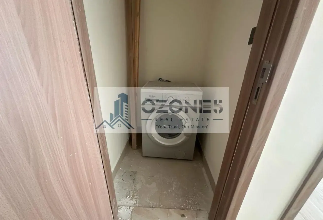 Separate Laundry, Two Bathroom, Chiller Free