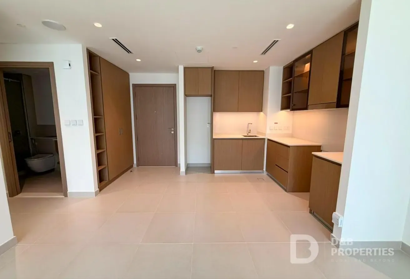 Pool View | Bright | Biggest Layout