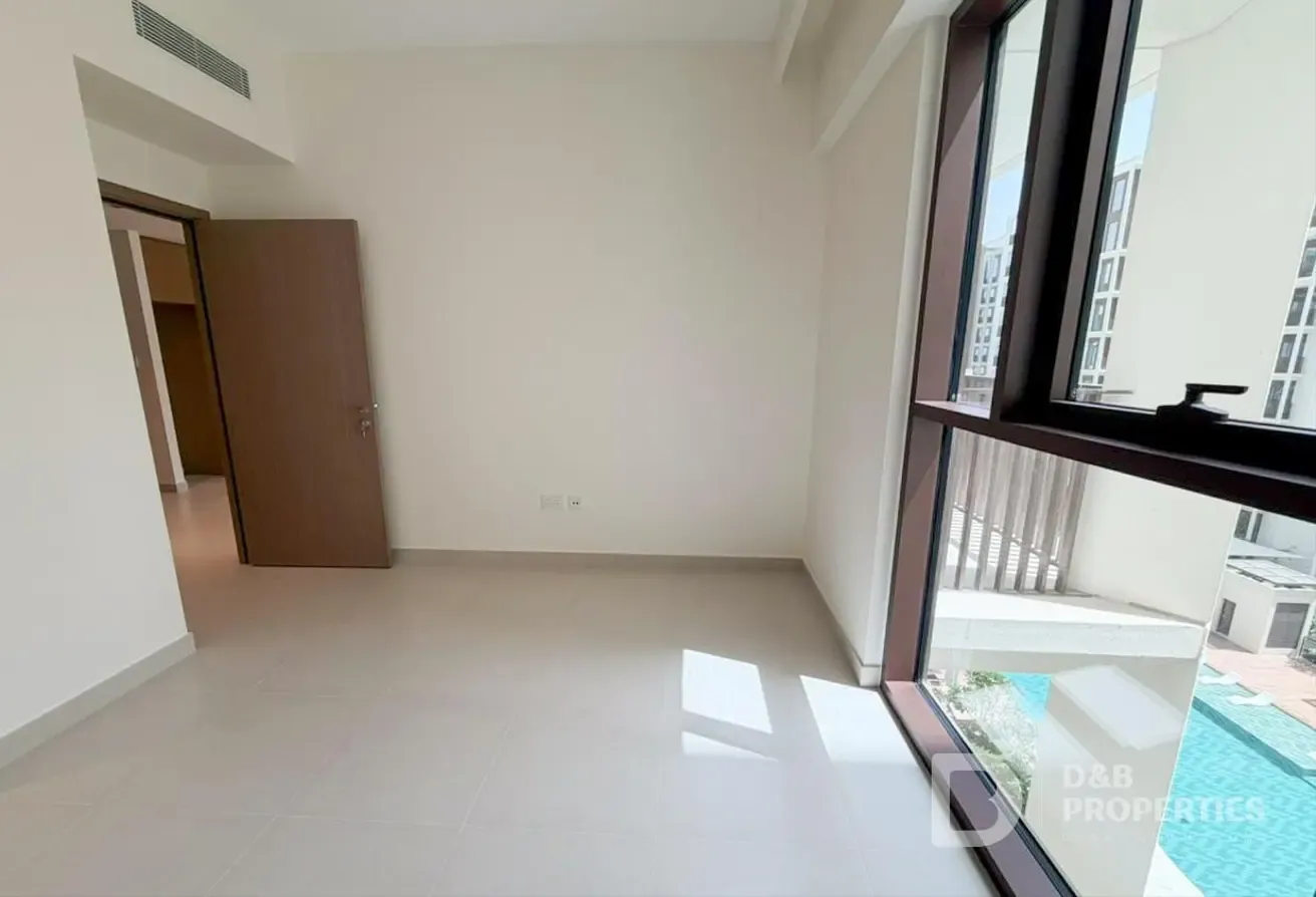 Pool View | Bright | Biggest Layout