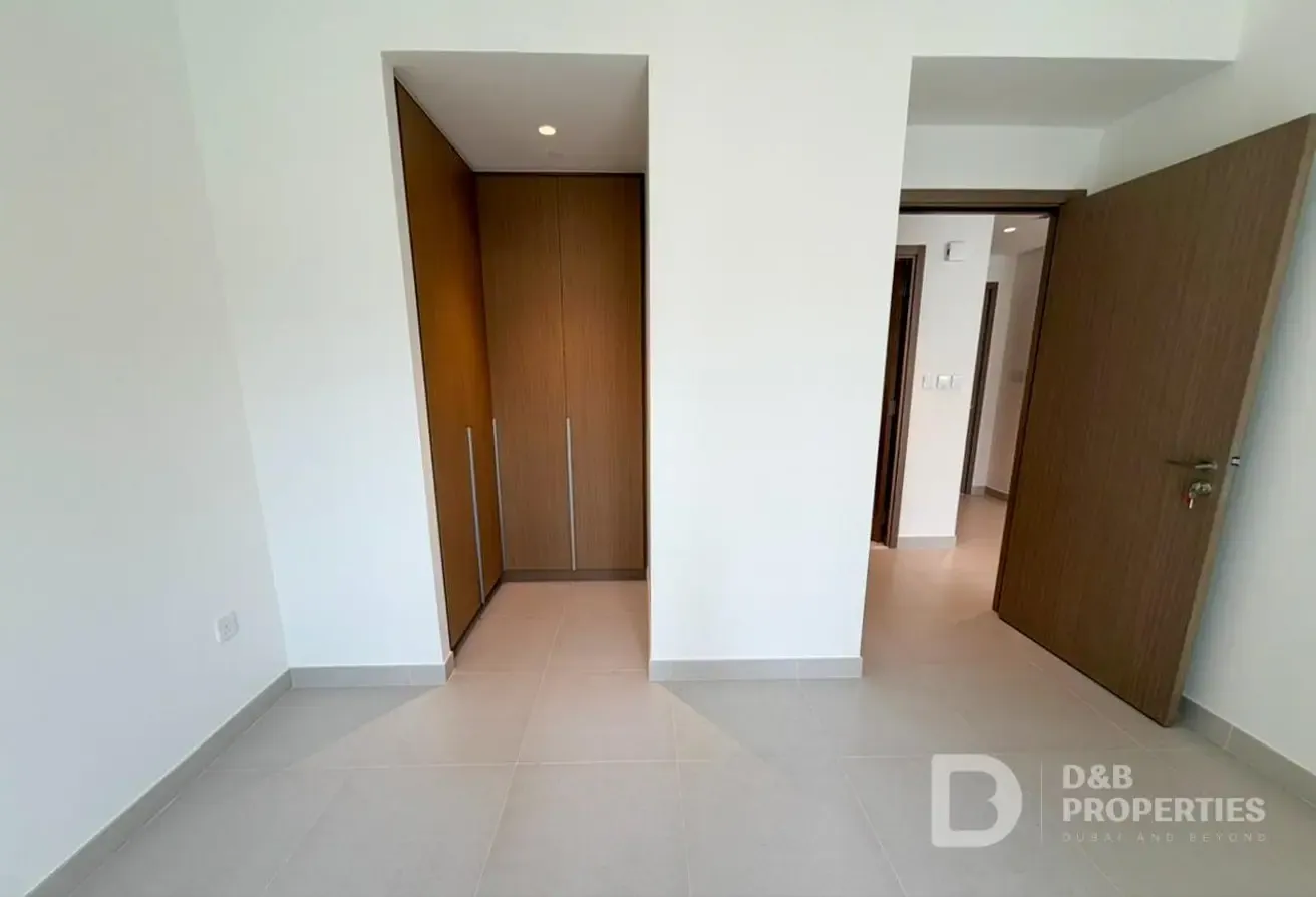 Pool View | Bright | Biggest Layout