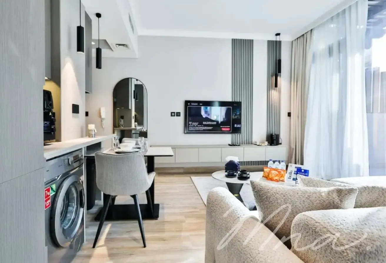 Spacious | Upgraded | Fully Furnished Apartment