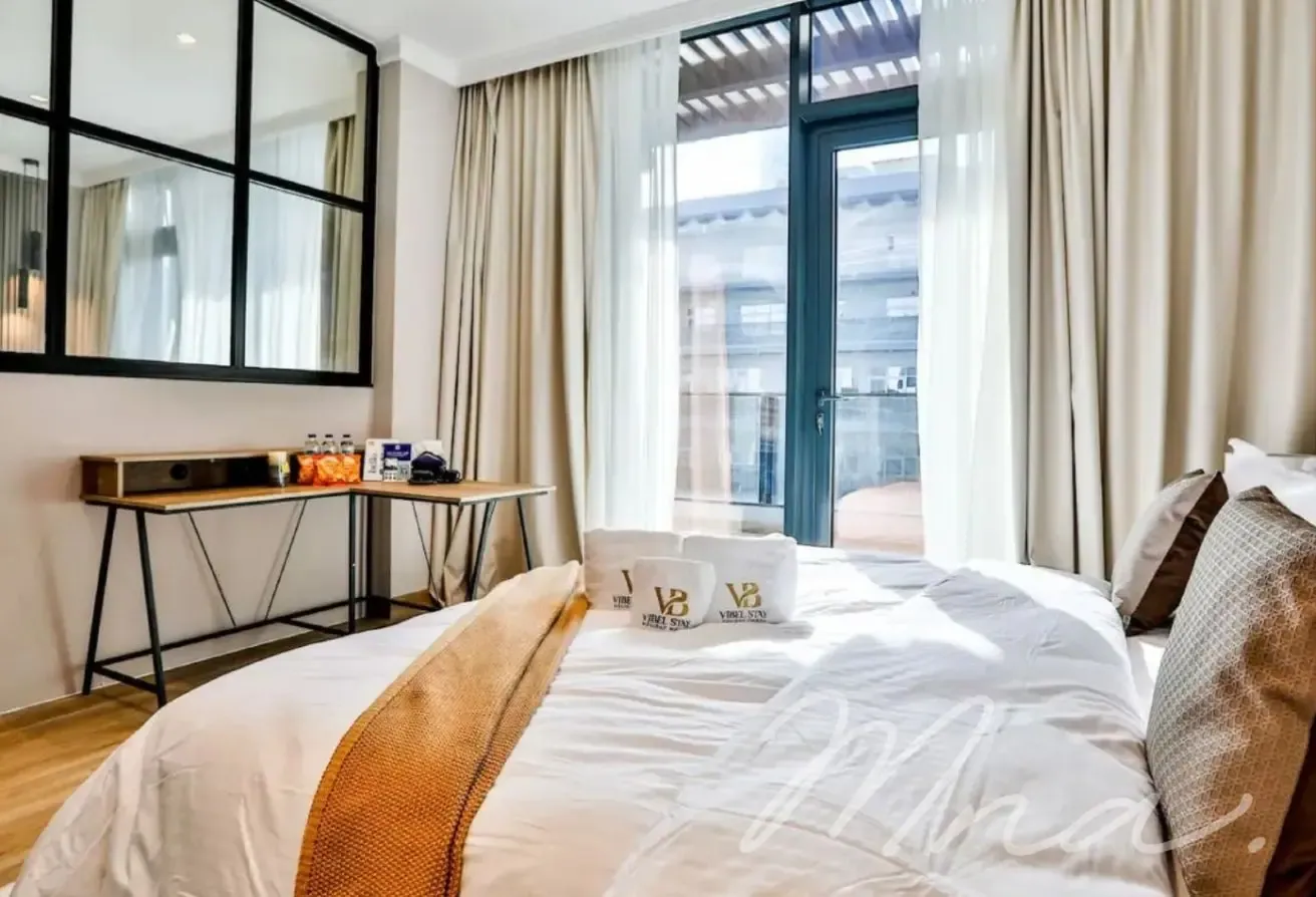 Spacious | Upgraded | Fully Furnished Apartment