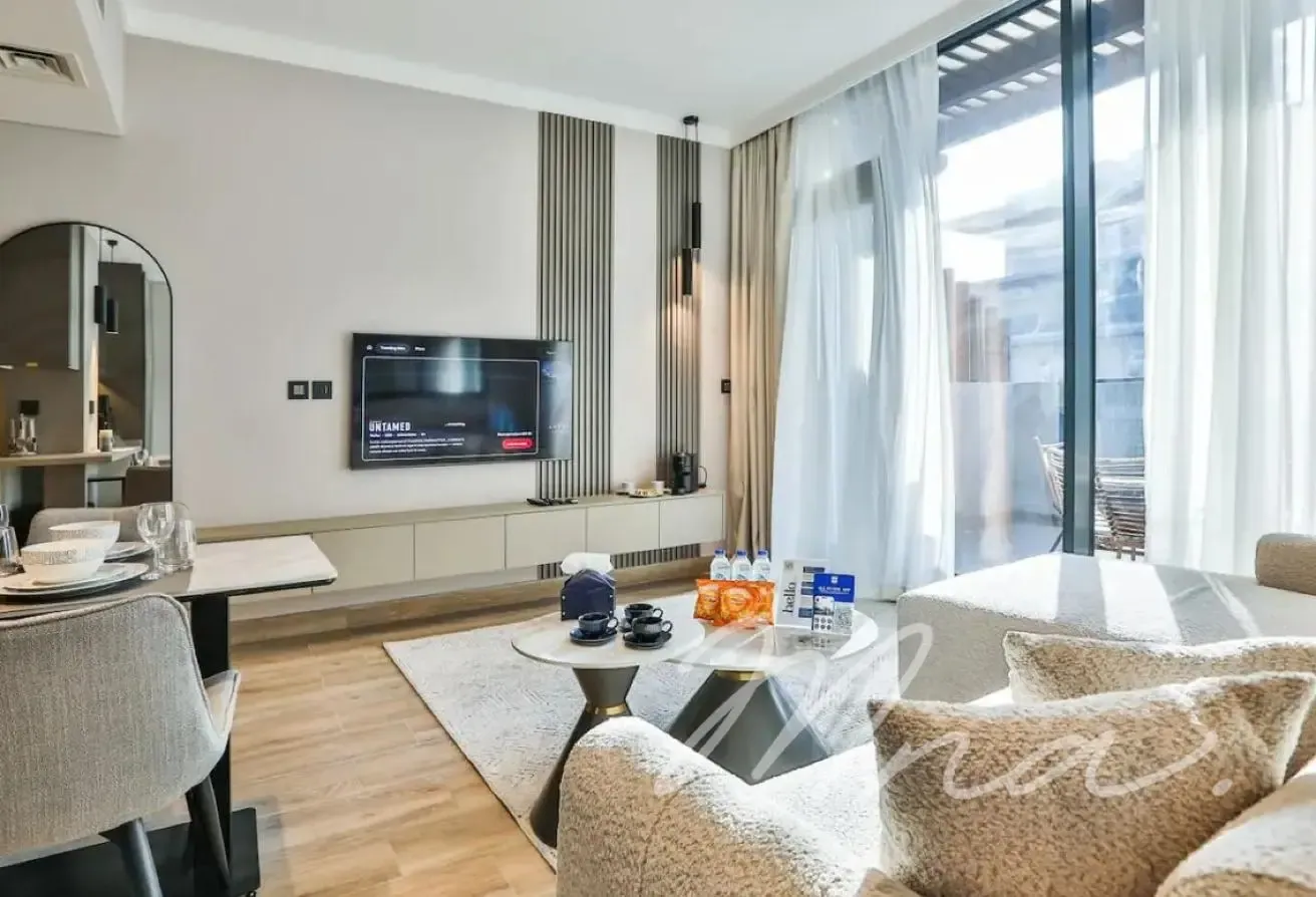 Spacious | Upgraded | Fully Furnished Apartment